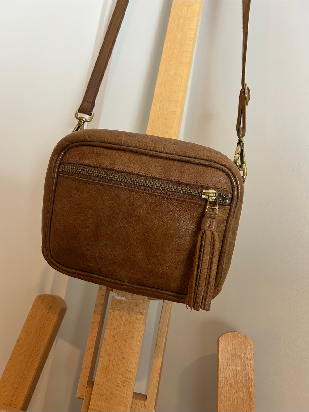 VINTAGE Roots Saddle Brown Leather Crossbody Camera Bag with Tassel
